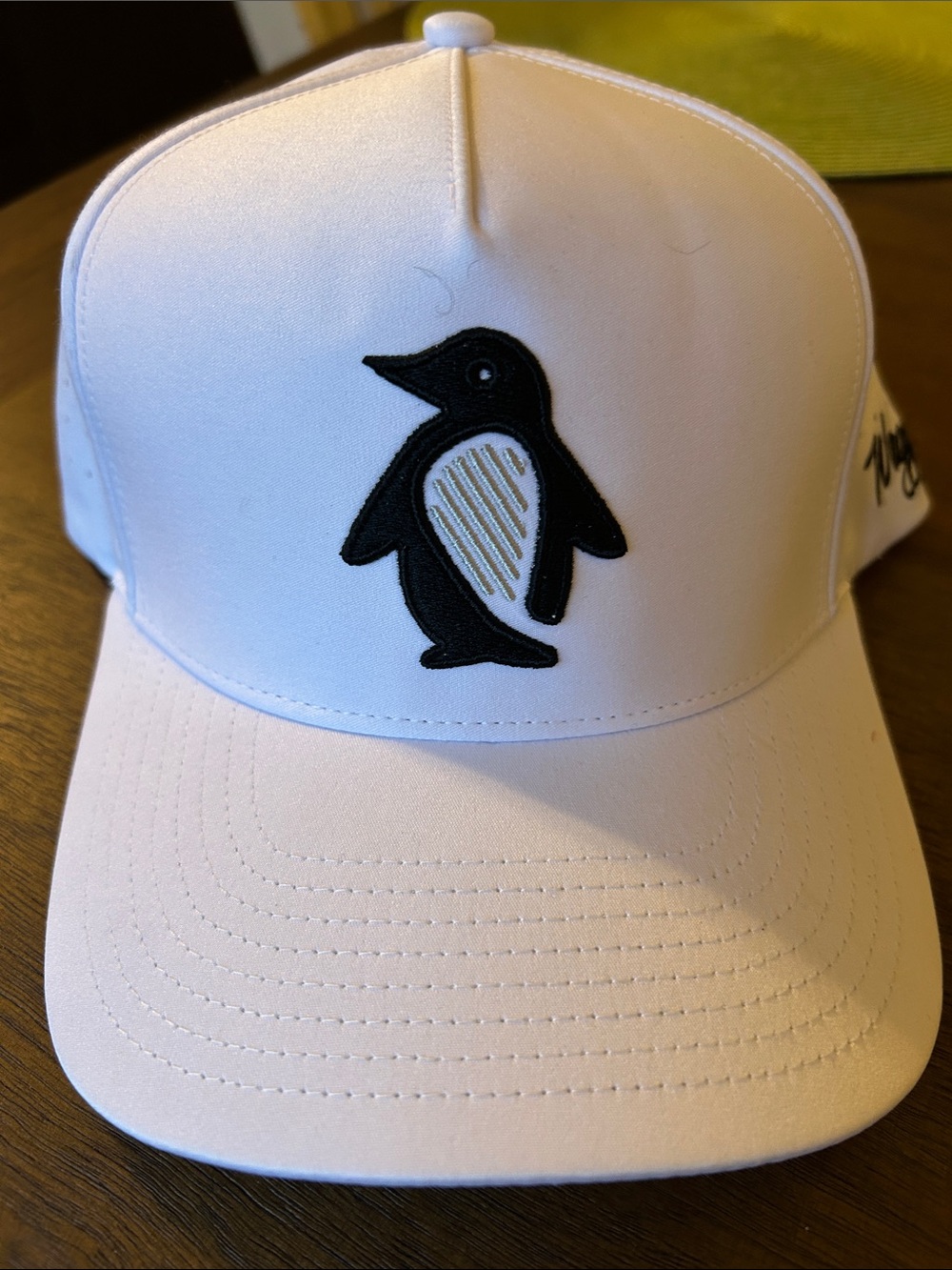 Waggle penguin white black embroidery new with tag